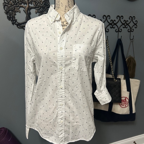 True Craft Tops - True Craft White Shirt with Dark Navy Accents in X shape- Size Small